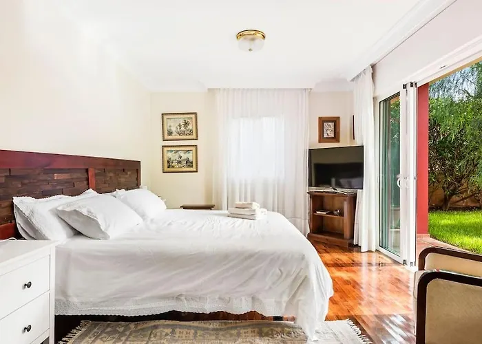 Artigar, Garden, Swimming Pool And Bbq.